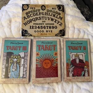 NEW PEACHY QUEEN Tarot Card EYESHADOW PALLETTE LOT & Ouija Board MAKEUP